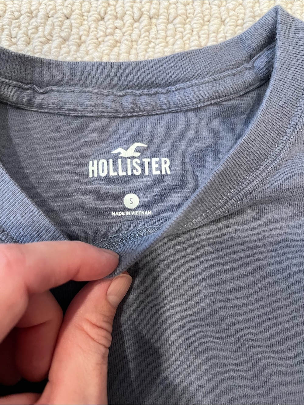 Hollister Blue T-Shirt - Picture 2 of 2